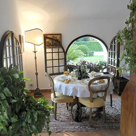 Vila Sleeps 6 With Air Con Stresa